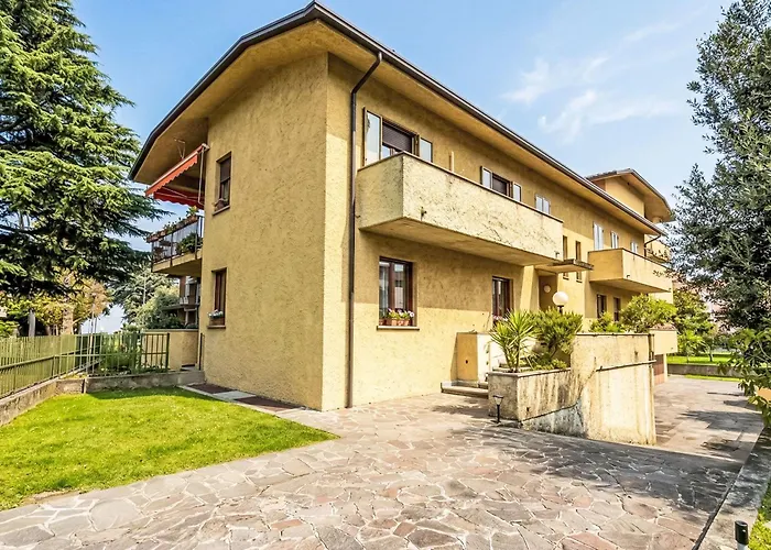 Giardino Bonsai By Interhome Dervio